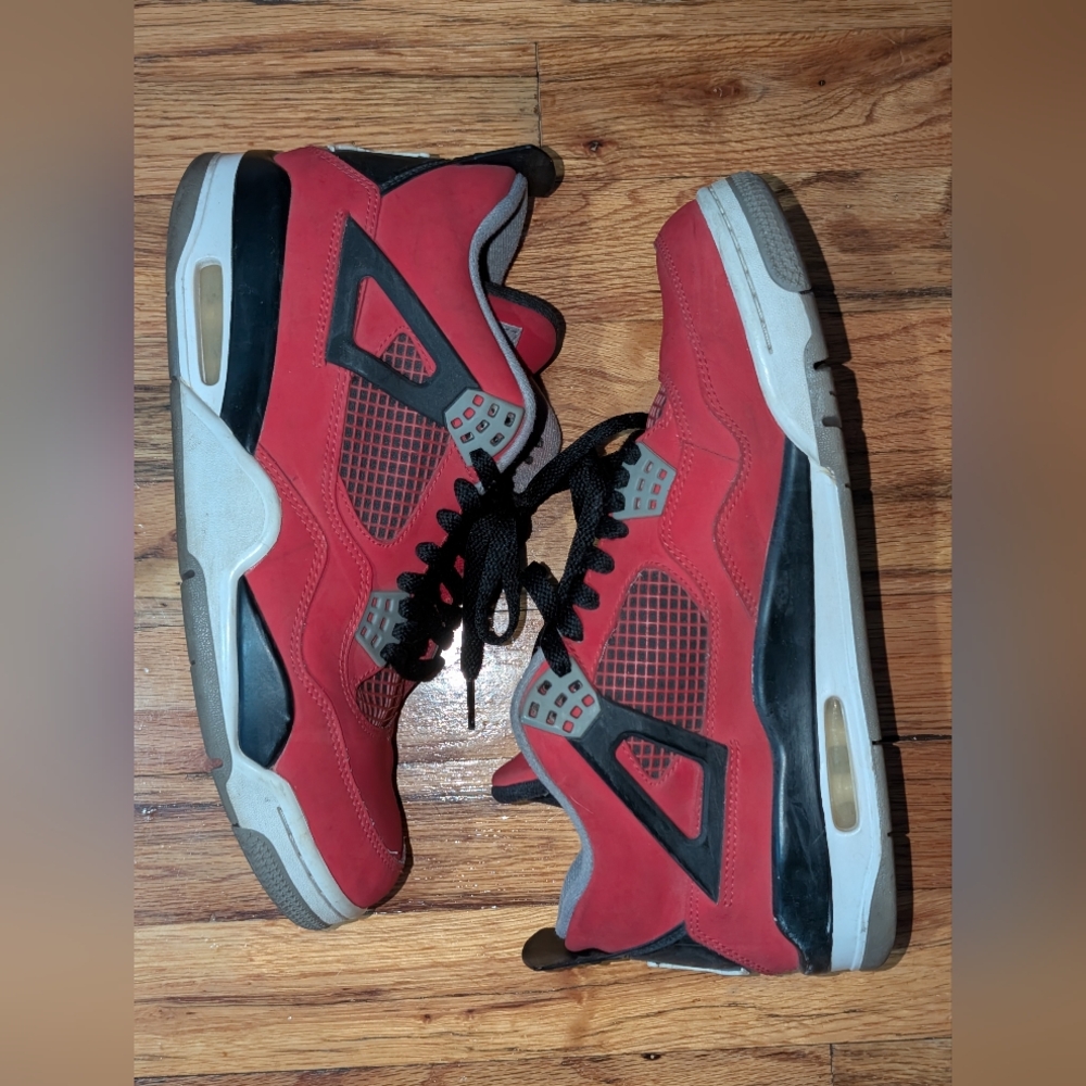 Nike Air Jordan 4 Toro Bravo